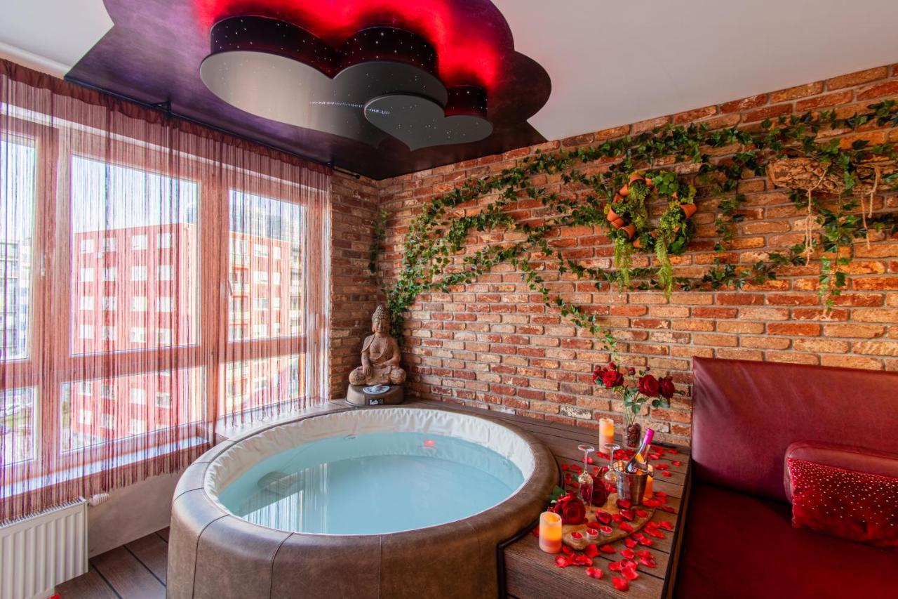 Jacuzzi - Love - Bdsm - Extra Luxury - Ev Chargger - Valentine'S Day - Red Room - Flexible Selfcheckins 28 Zagreb Eksteriør billede