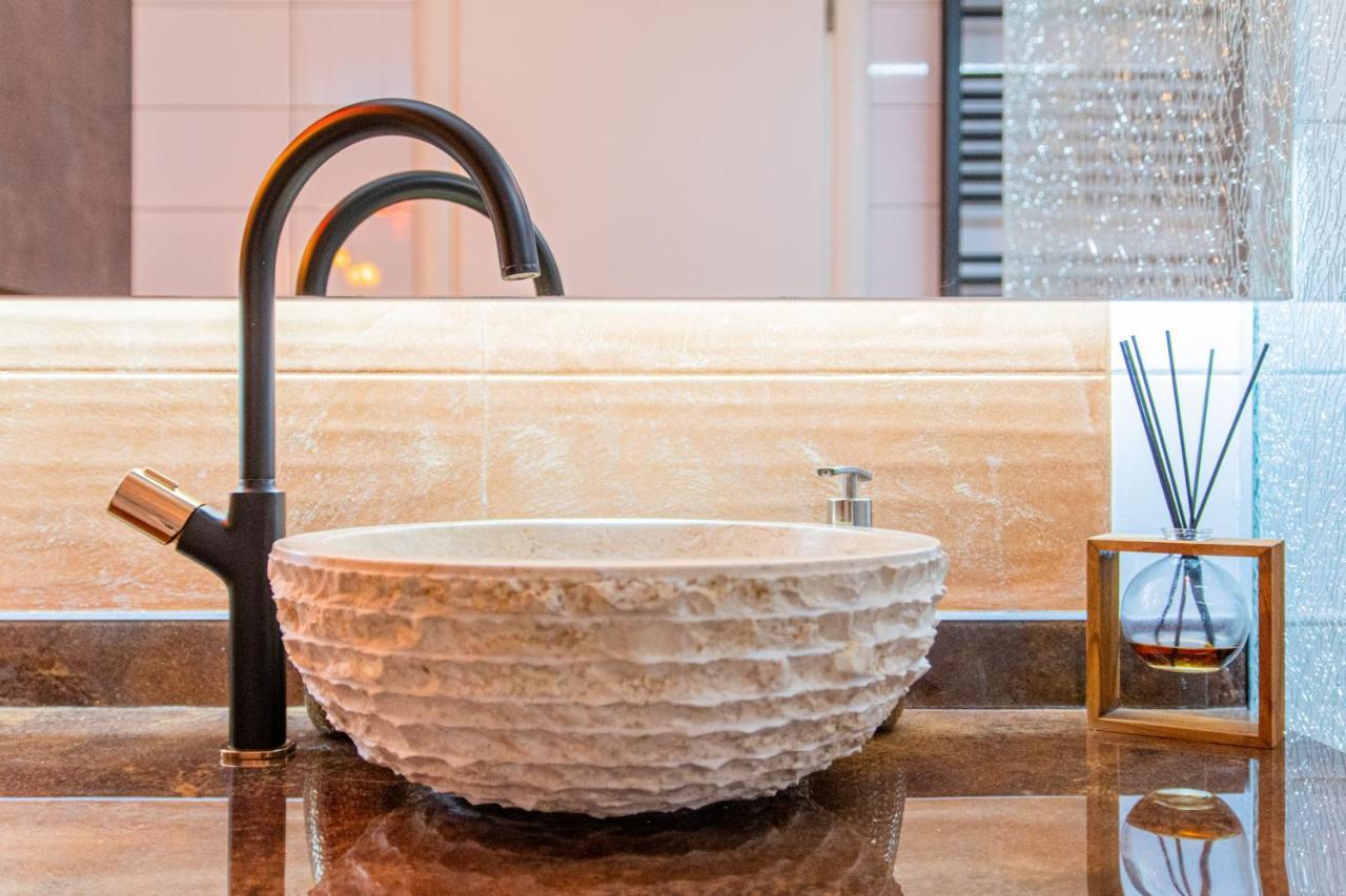 Jacuzzi - Love - Bdsm - Extra Luxury - Ev Chargger - Valentine'S Day - Red Room - Flexible Selfcheckins 28 Zagreb Eksteriør billede