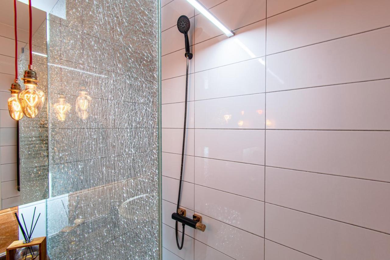 Jacuzzi - Love - Bdsm - Extra Luxury - Ev Chargger - Valentine'S Day - Red Room - Flexible Selfcheckins 28 Zagreb Eksteriør billede