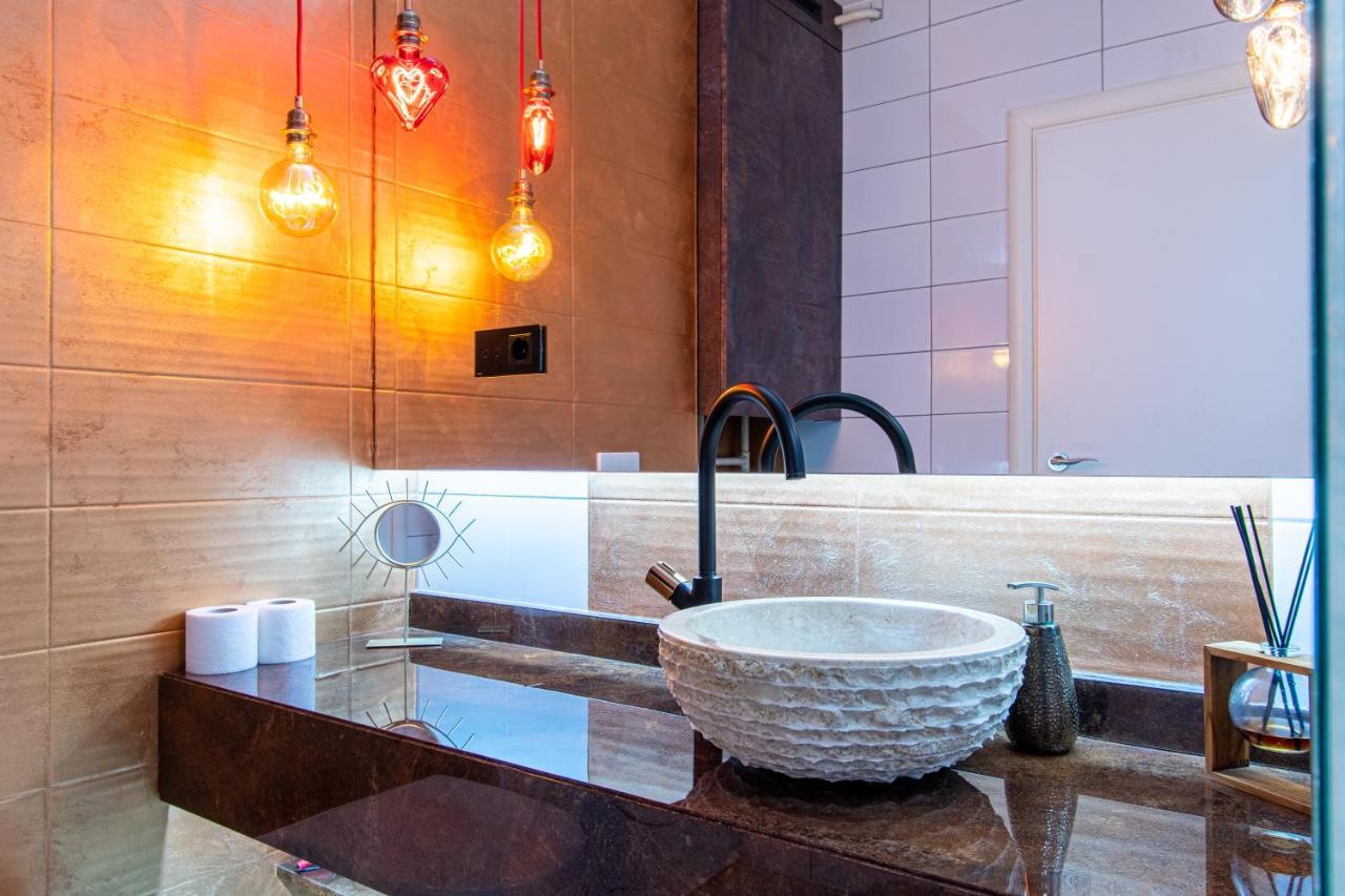 Jacuzzi - Love - Bdsm - Extra Luxury - Ev Chargger - Valentine'S Day - Red Room - Flexible Selfcheckins 28 Zagreb Eksteriør billede