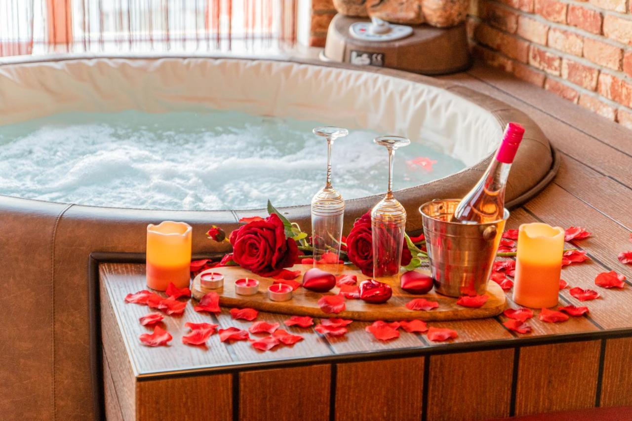 Jacuzzi - Love - Bdsm - Extra Luxury - Ev Chargger - Valentine'S Day - Red Room - Flexible Selfcheckins 28 Zagreb Eksteriør billede