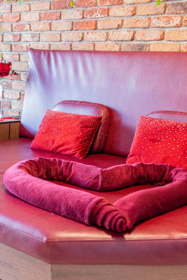 Jacuzzi - Love - Bdsm - Extra Luxury - Ev Chargger - Valentine'S Day - Red Room - Flexible Selfcheckins 28 Zagreb Eksteriør billede